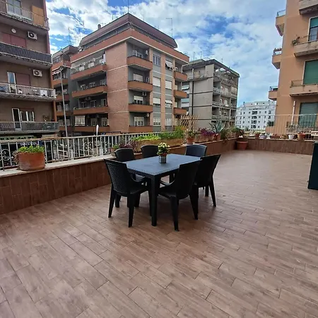 Central Apartment *